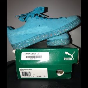 Turquoise Pumas